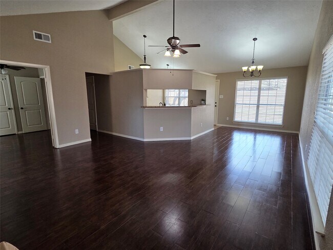 Foto del edificio - 4203 Spinks Creek Ln