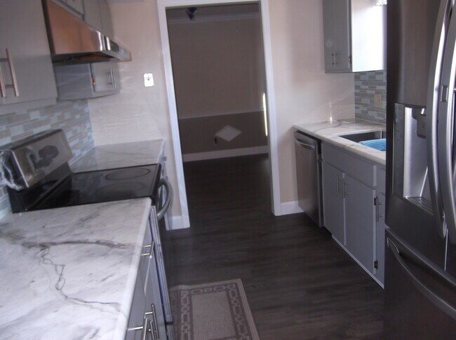 Building Photo - 2804 Rachel Rd