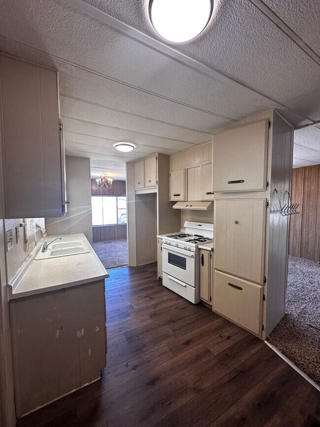 Building Photo - 2 Bedroom 2 Bath Mobile