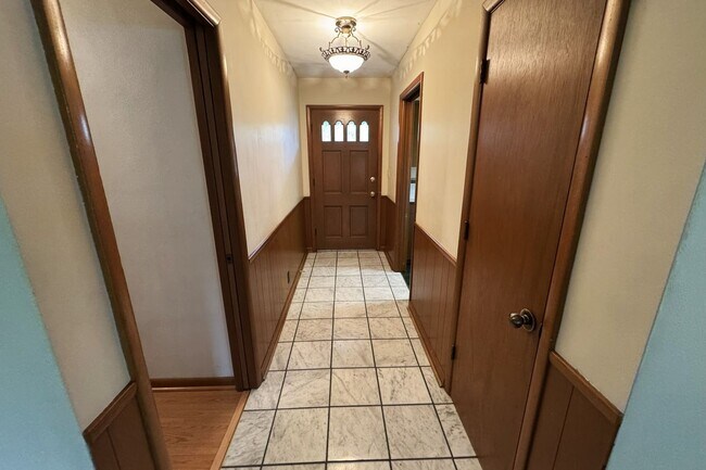 Foto del edificio - Large 3 Bedroom Home in North Ames just off Grand Avenue