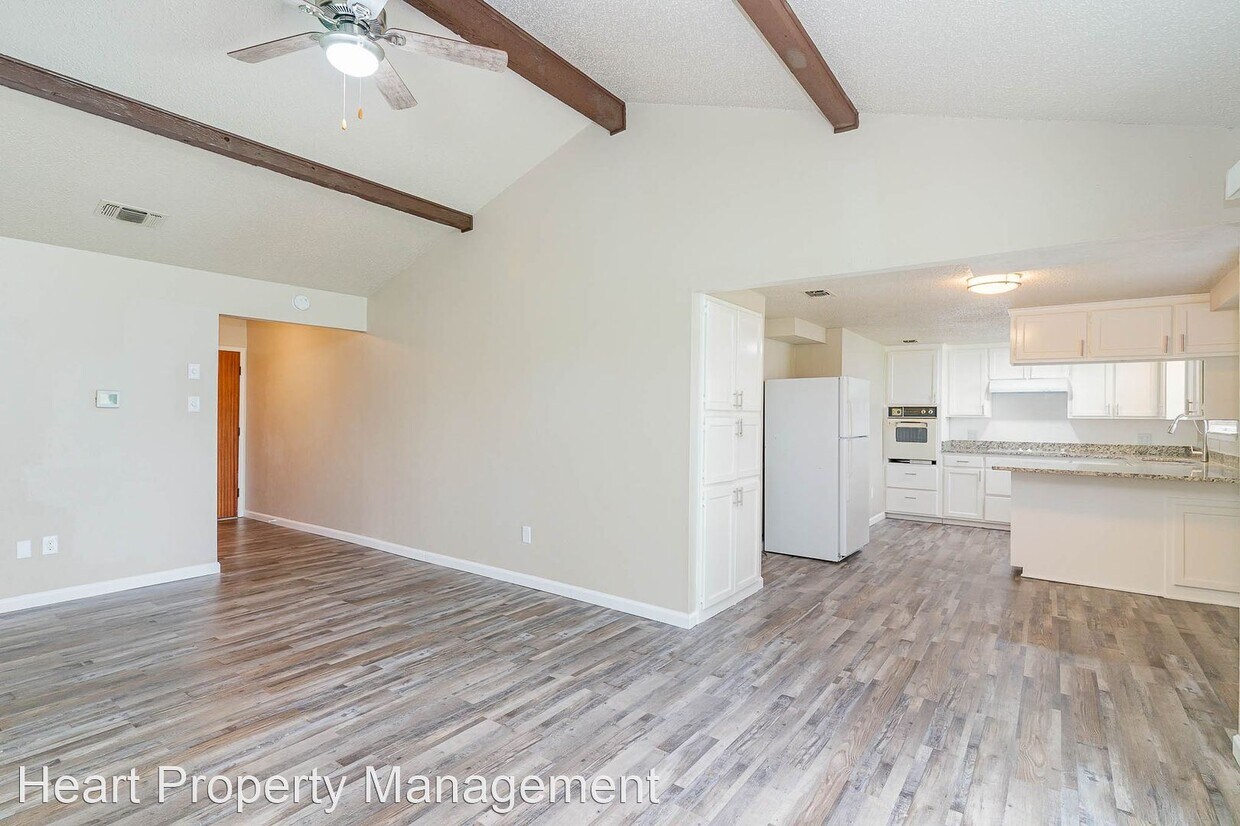 Primary Photo - 3 br, 2 bath House - 3911 W Sublett Rd