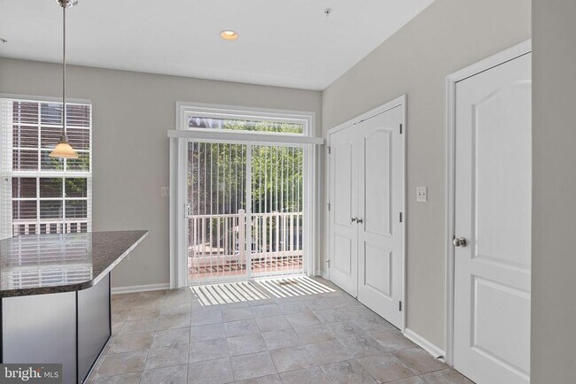 Foto del edificio - 1706 Fernwood Dr