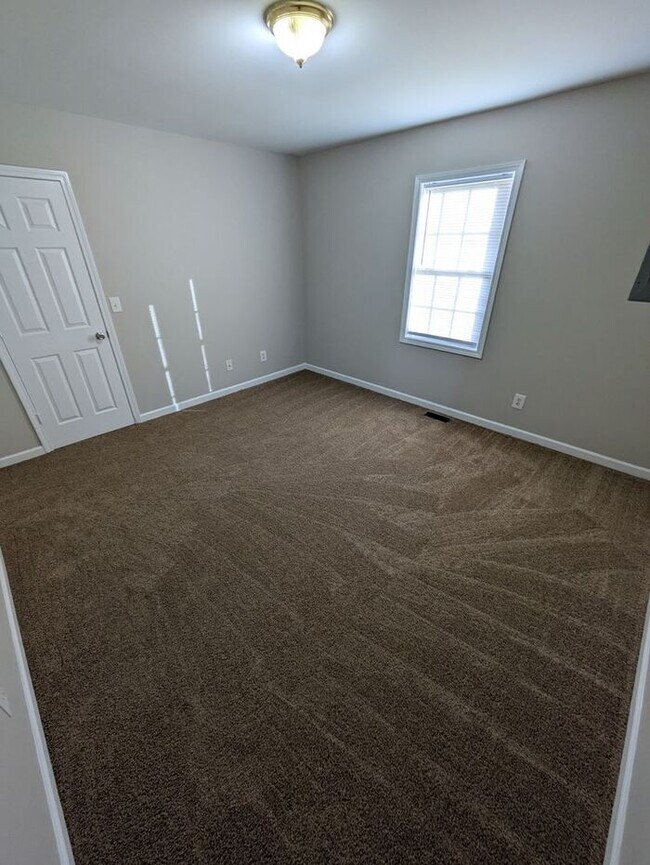 Foto del edificio - 2BD/1BA Duplex in Newton