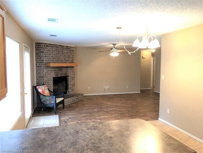 Building Photo - 2212 Aspen Terrace