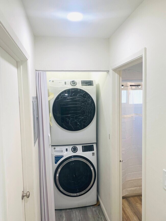 washer dryer - 1592 Blossom Hill Rd