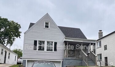Building Photo - 233 Niagara Ave