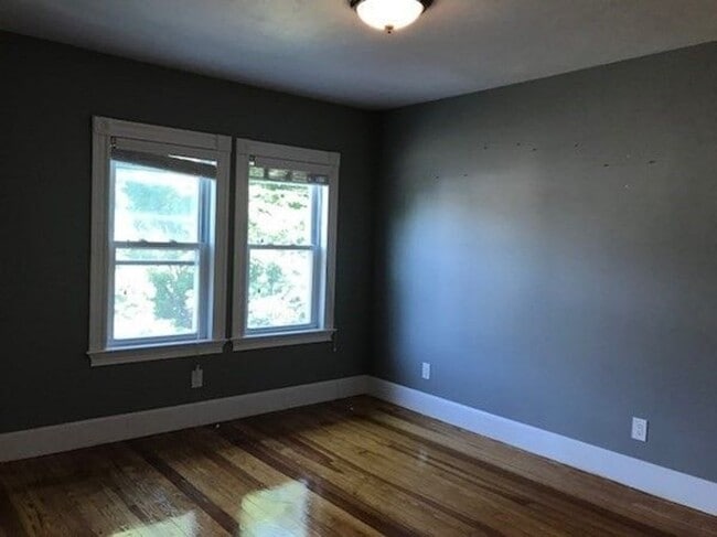 Building Photo - 121 Rockland St
