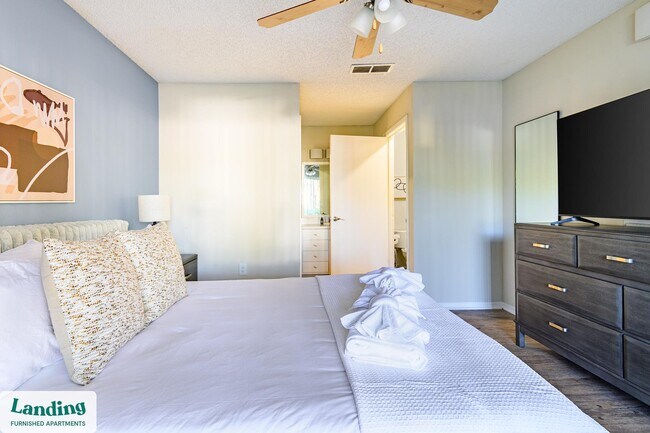 Foto del edificio - 1000 Palm Pl Dr NE