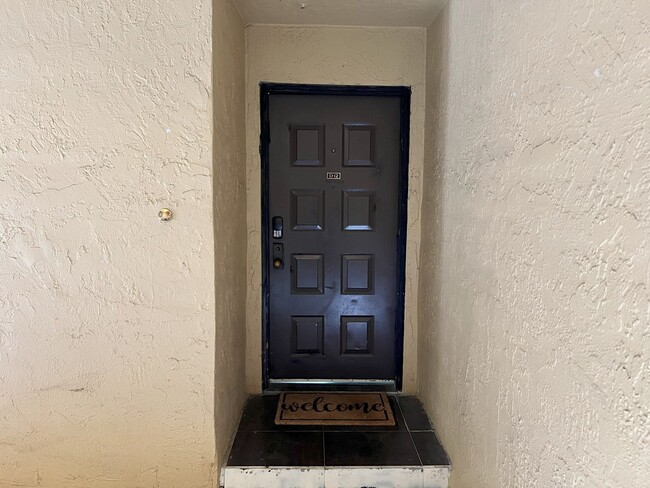 Foto del edificio - Remodeled 2 Bed, 2 Bath Unit in Downtown S...