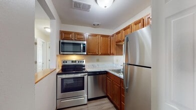 Interior Photo - The Commons at Windsor Gardens