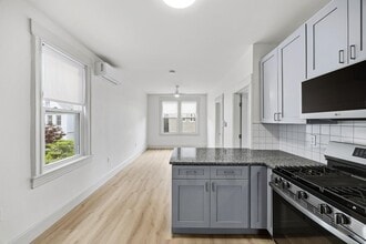 Building Photo - 42 W 47th St