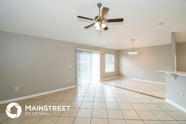 Foto del edificio - 6645 Leslie Oaks Ln