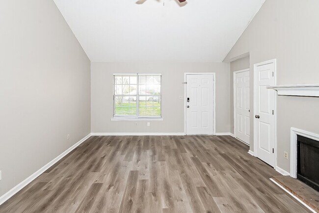 Building Photo - 7038 Hampton Dr