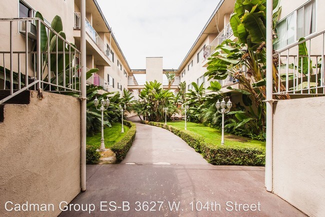 Foto del edificio - 3627 W 104th St
