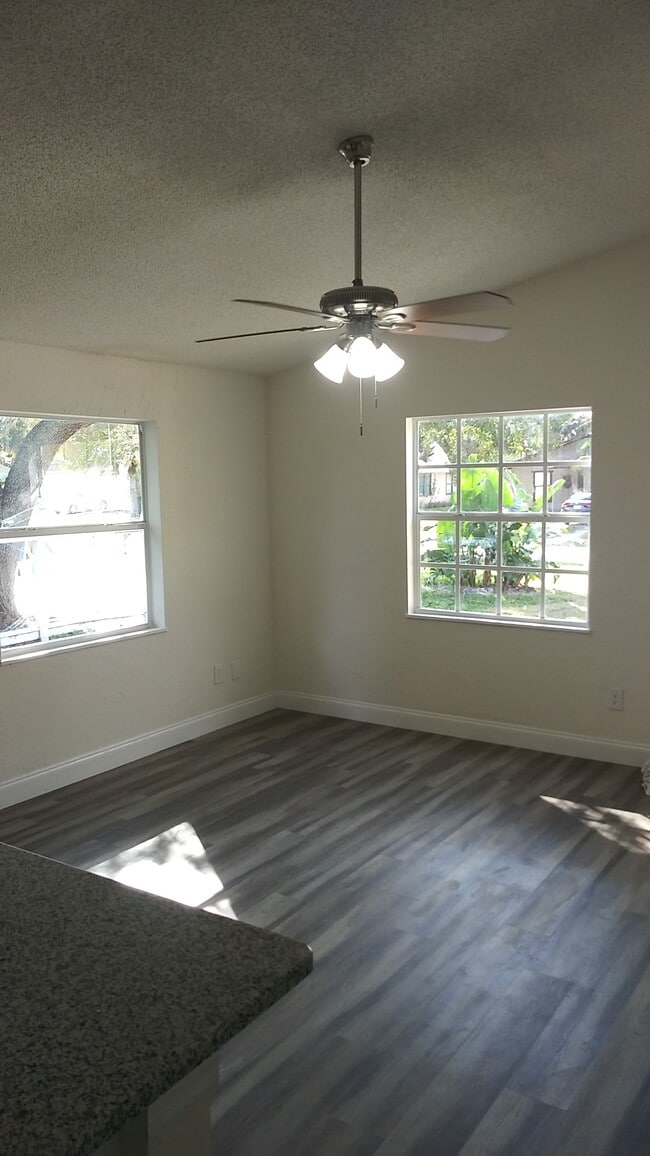 Foto del edificio - 1340 18th Ave SW