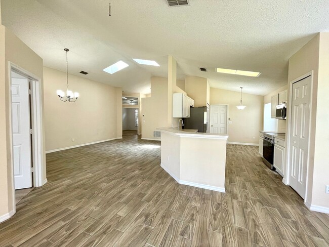 Foto del edificio - GREAT3/2 Home in East Orlando!