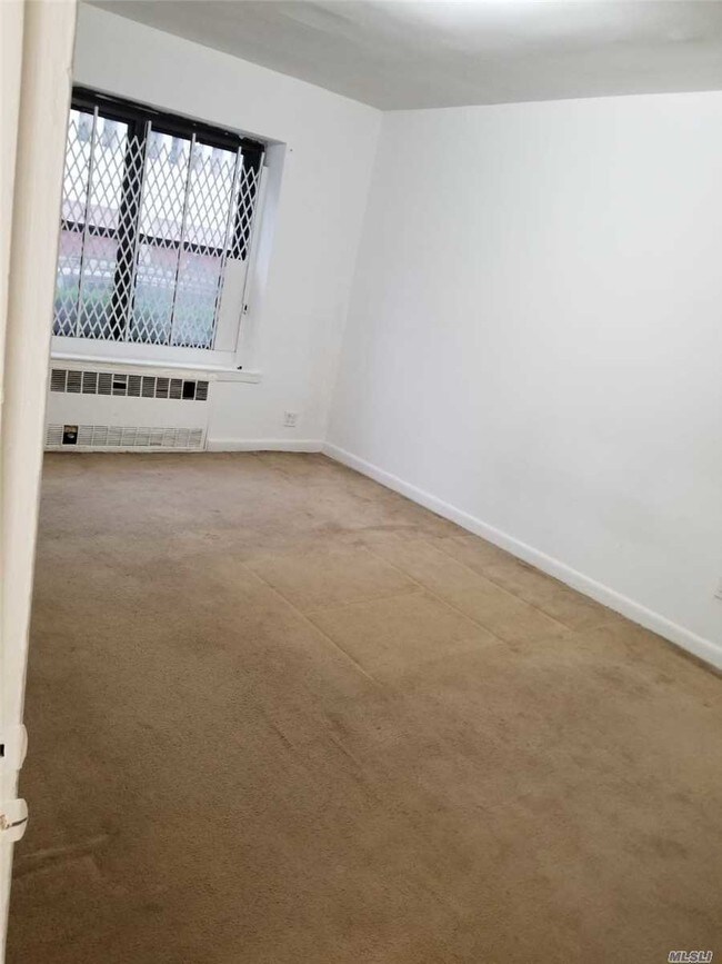 Foto del edificio - 89-20 55th Ave