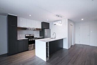 Building Photo - 9675 Av Papineau