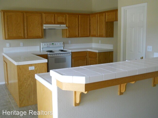 Building Photo - 3 br, 2 bath House - 1089 Pistache Dr