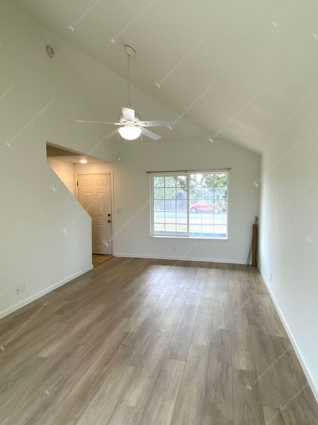 Building Photo - Bright Redmond Duplex — Steps from Umatilla Sports Complex, Garage & Fenced Yard