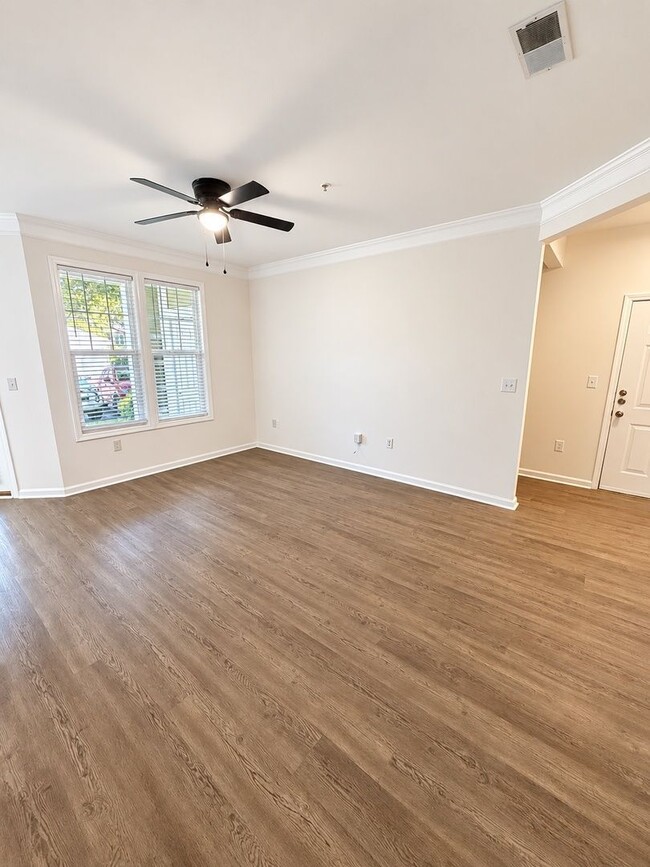 Building Photo - 1814 Chatelain Way
