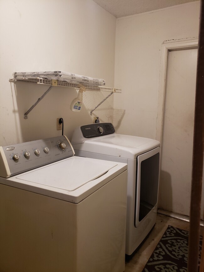 Building Photo - 9515 Lancaster Pl