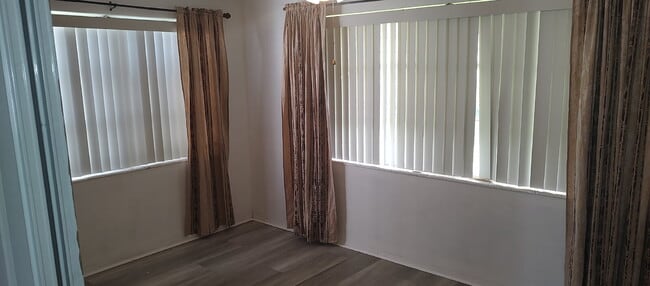Building Photo - Charming 2-Bed in Holiday, FL