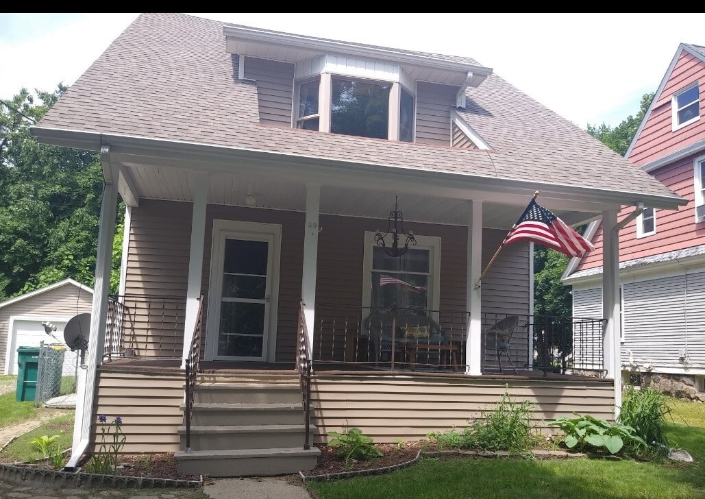 49 Yale St, Battle Creek, MI 49017 House Rental in Battle Creek, MI