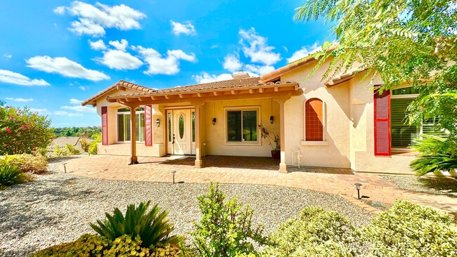 Building Photo - Immaculate Custom Construction, Single-Sto...