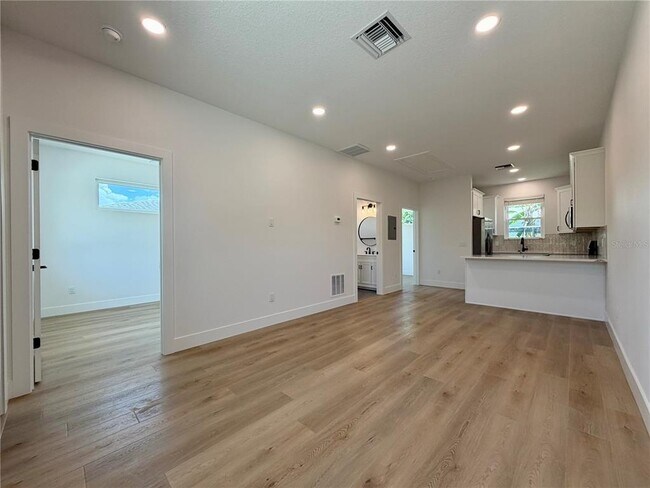 Foto del edificio - 2846 30th Ave N