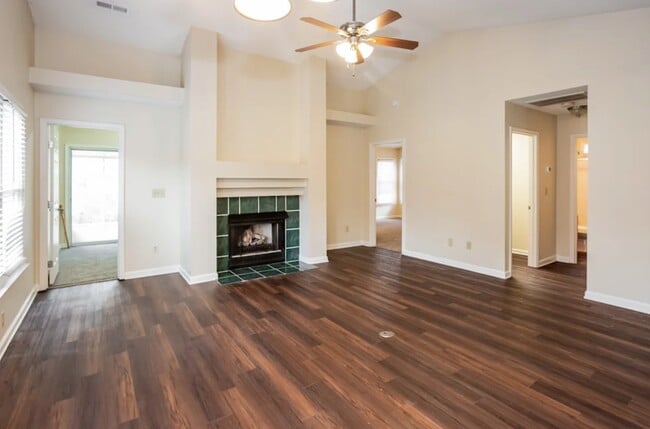 Building Photo - 4428 Hounds Run Dr