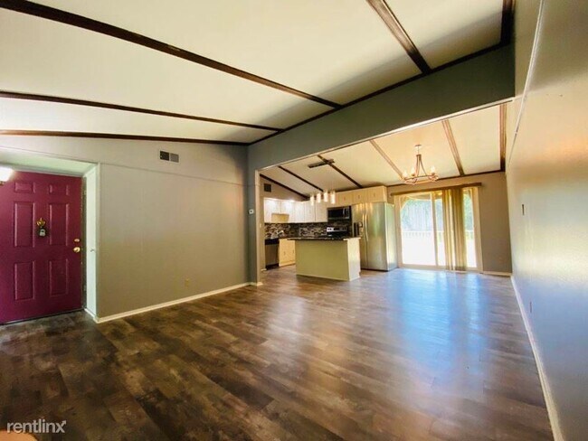 Foto del edificio - 5 br, 3 bath House - 3330 Hillsboro Ave s