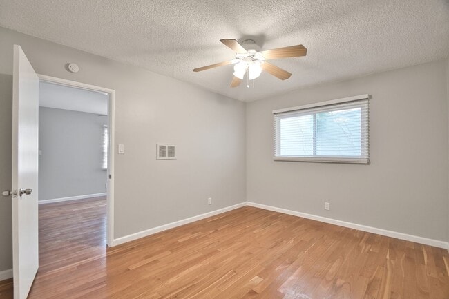 Foto del edificio - r221 39th