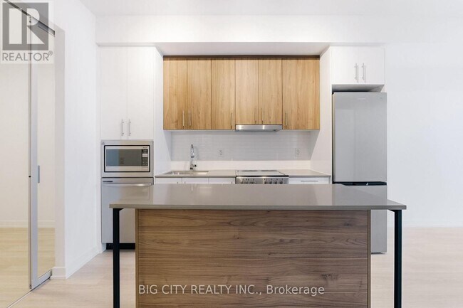 Photo du bâtiment - 9751 Markham Rd