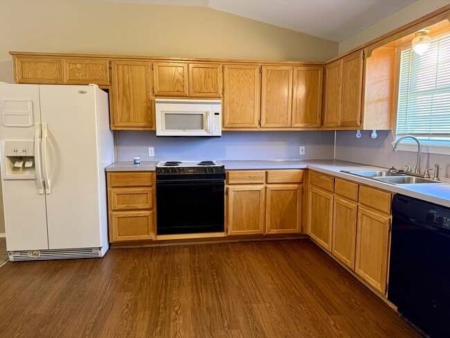 Building Photo - 2408 Cimmaron Dr