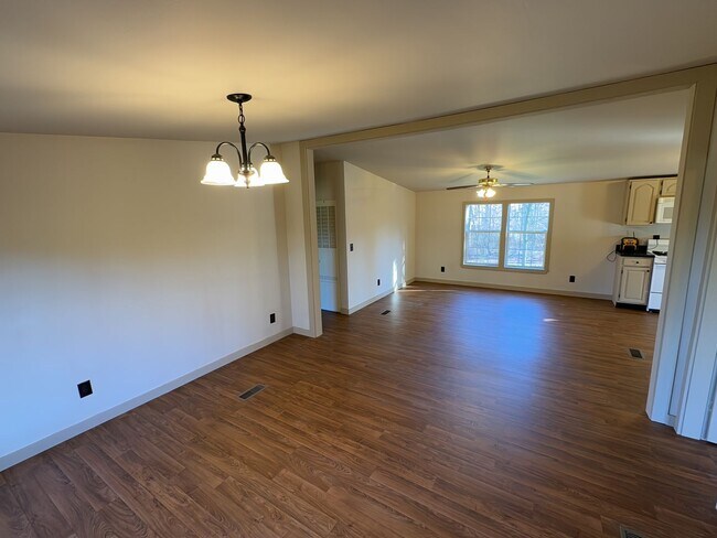 Building Photo - Single Family Home