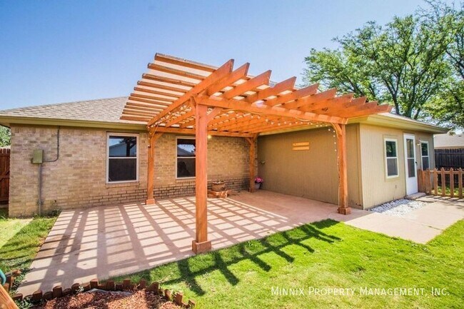 Foto del edificio - 5741 Duke St