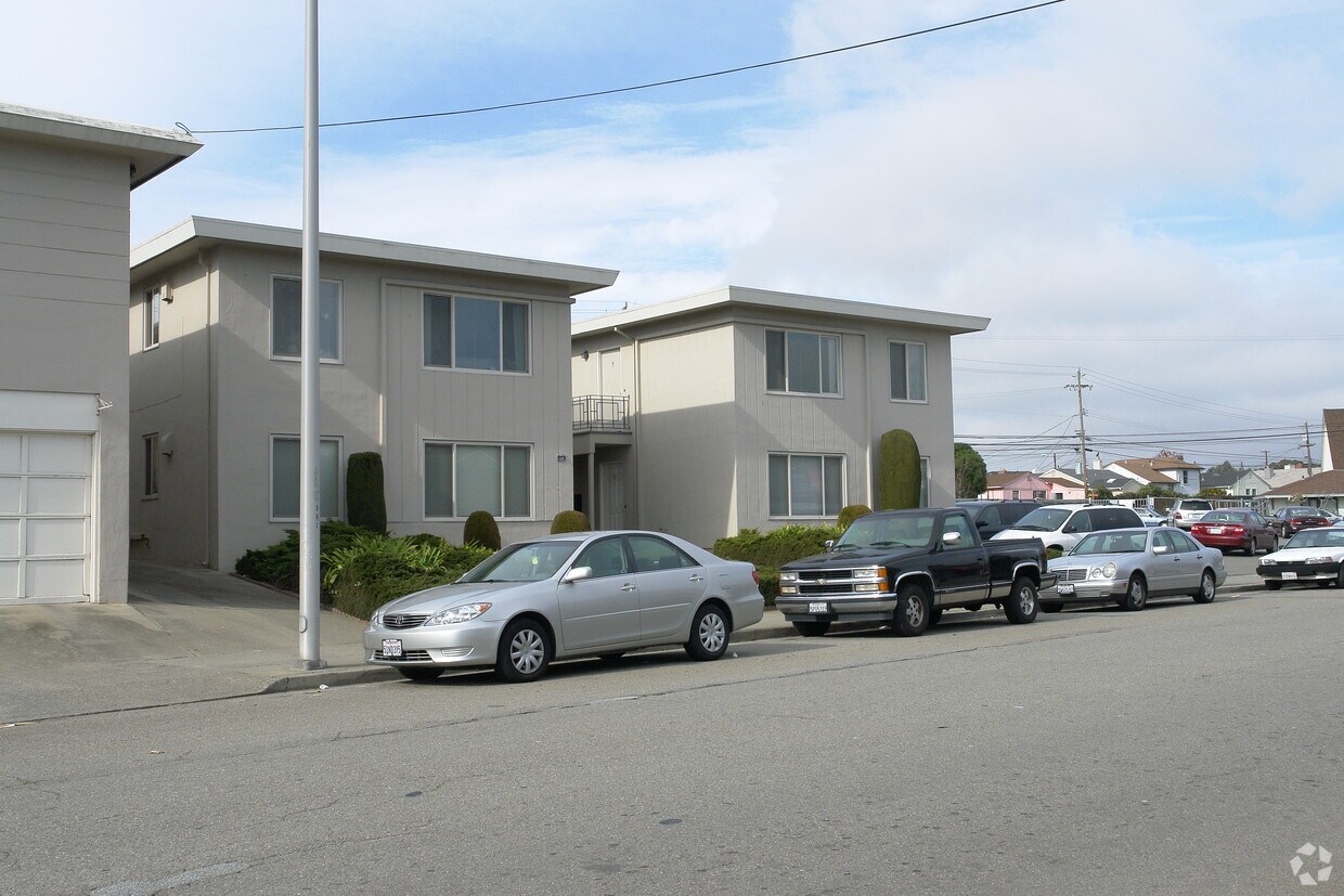 Primary Photo - 124 Southwood Dr