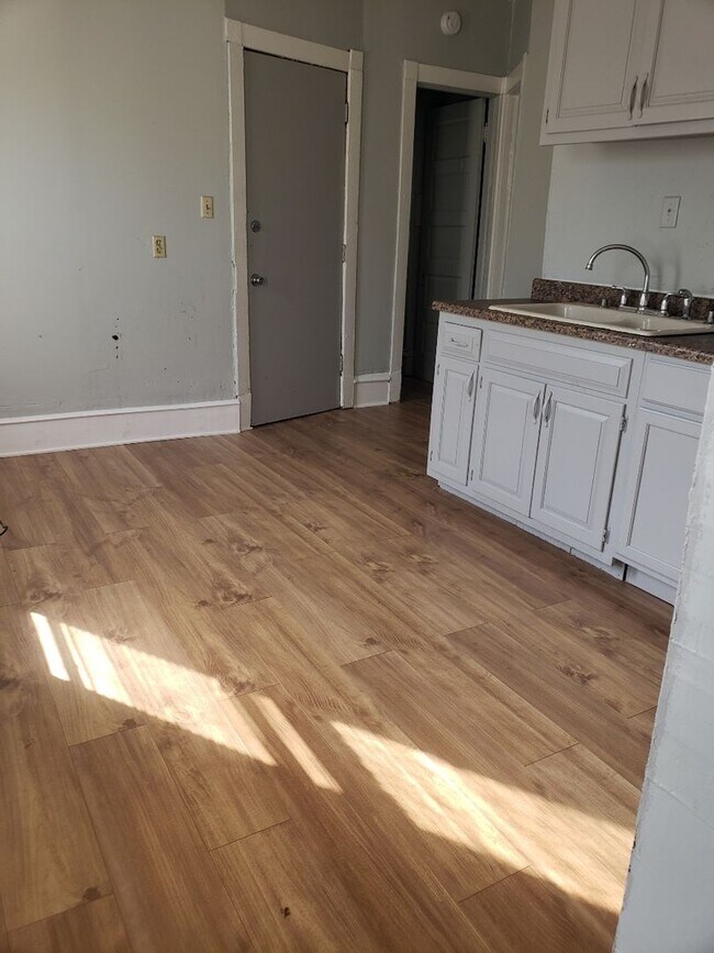 Building Photo - 2729N27thM