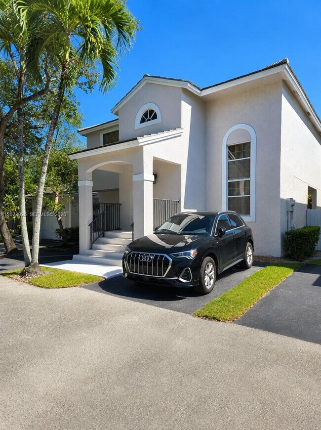 Foto del edificio - 9840 NW 9th Ct