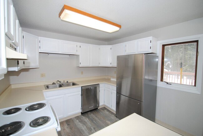 Foto del edificio - 795 Keeling Rd