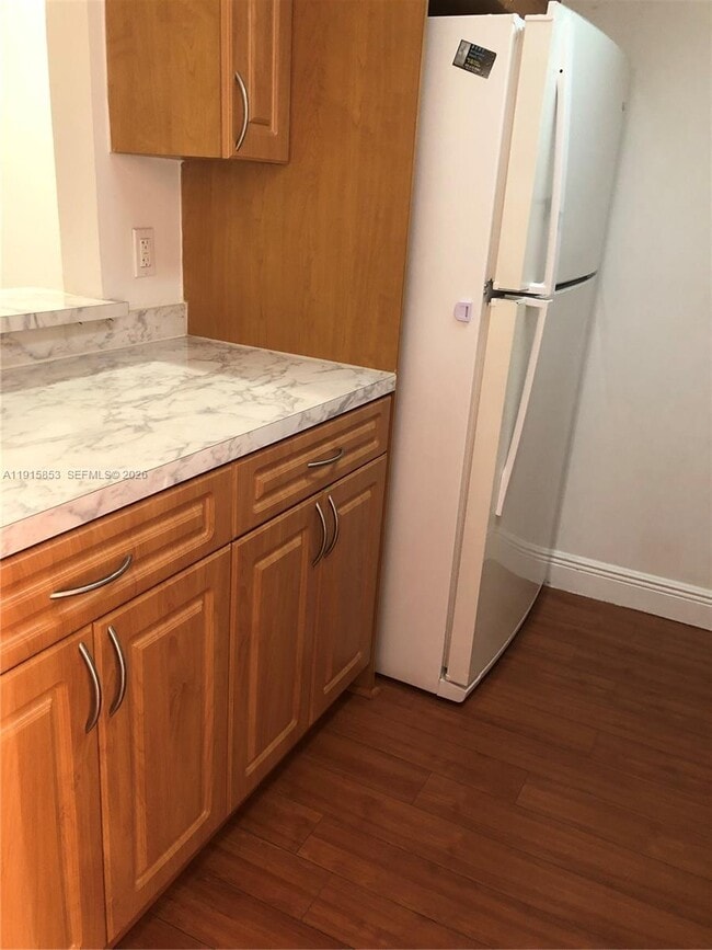 Foto del edificio - 1110 Salzedo St