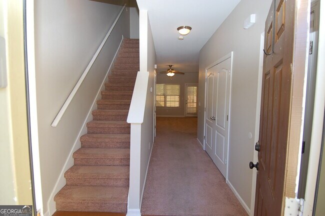 Foto del edificio - 6956 Rogers Point