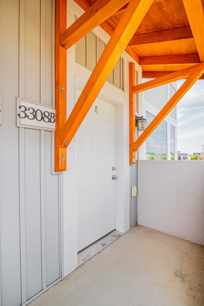 Building Photo - 3308 6th Way E