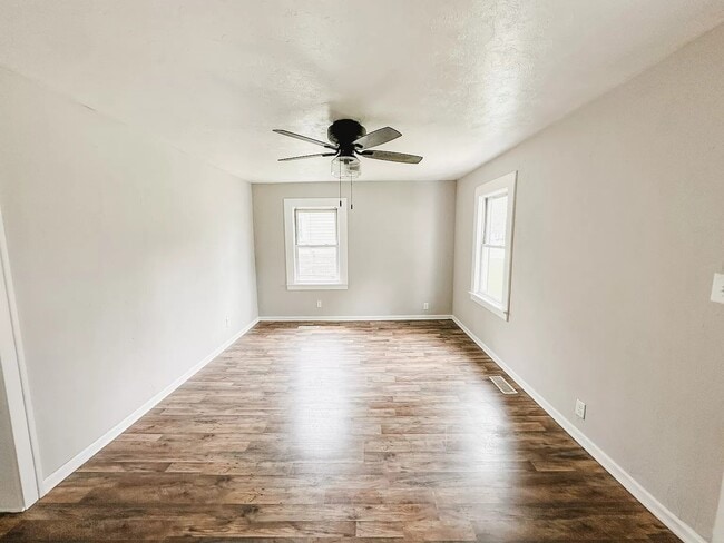 Building Photo - 3926 Delaware St