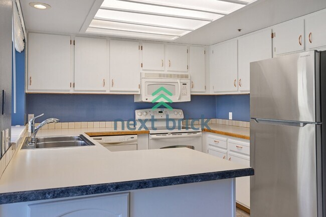 Foto del edificio - 2 Bedroom, 2 Bathroom Condominium Available for Rent