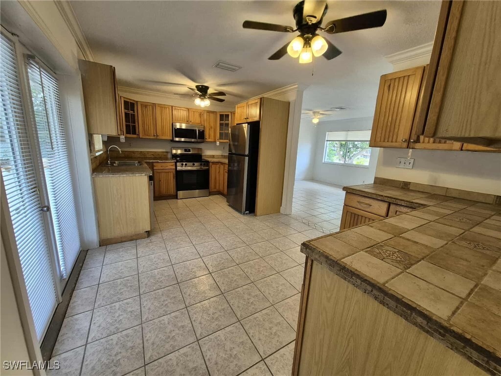 Foto principal - 996 Jasmine St