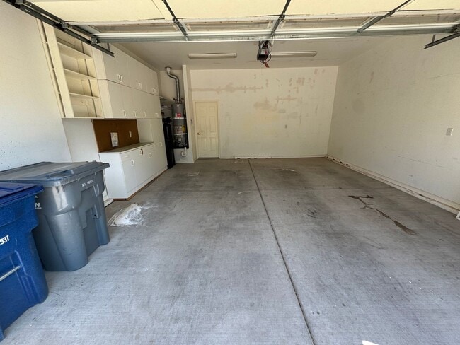 Building Photo - Beautiful 3 Bed Home!