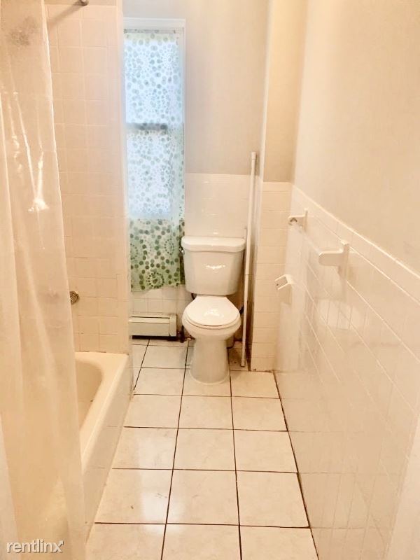 Building Photo - 3 br, 1 bath Townhome - 133 Elizabeth Ave