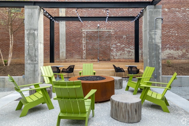 Fogatas al aire libre - Kinship